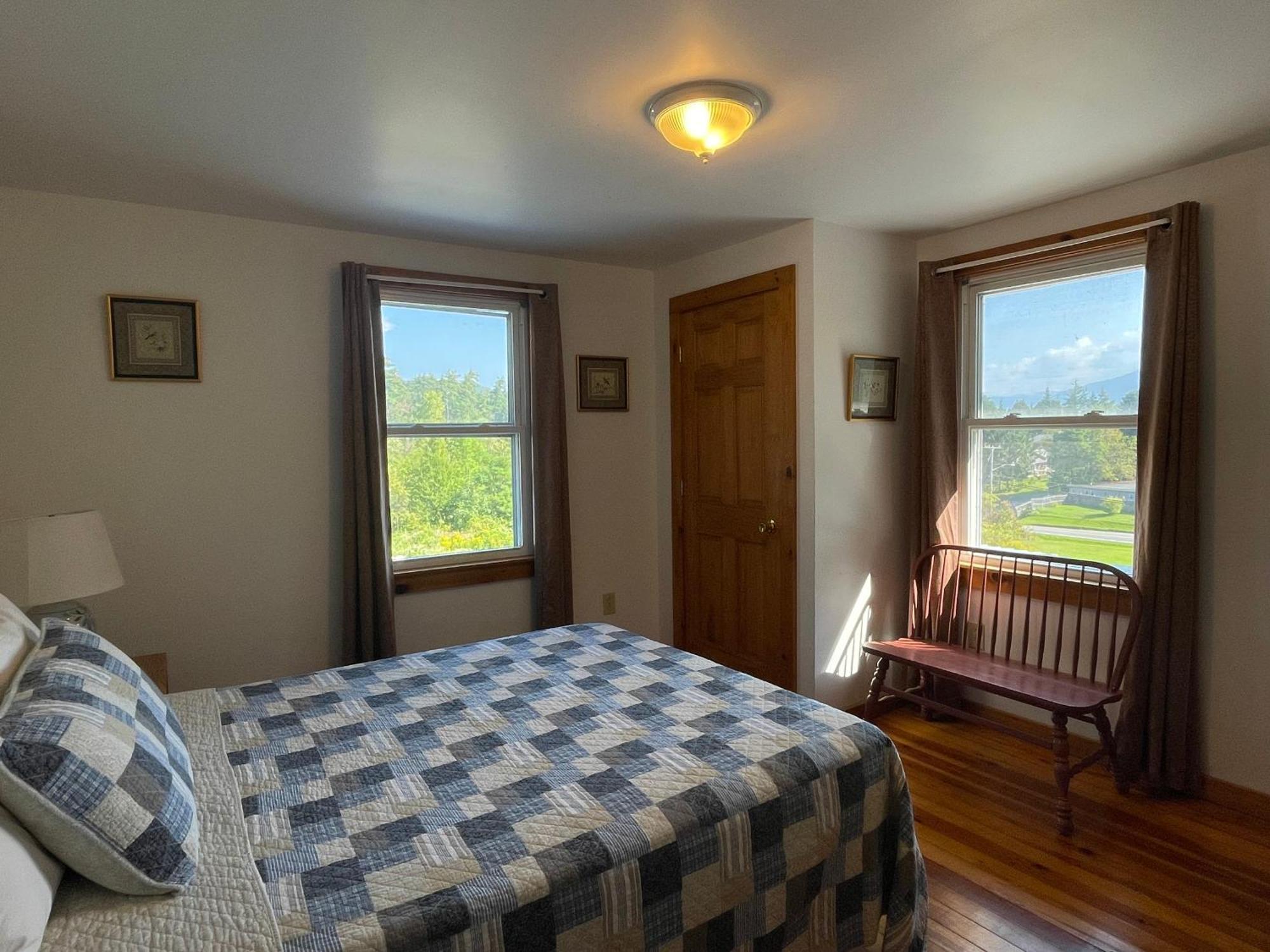 Hill View Motel&Cottages Lake George Buitenkant foto