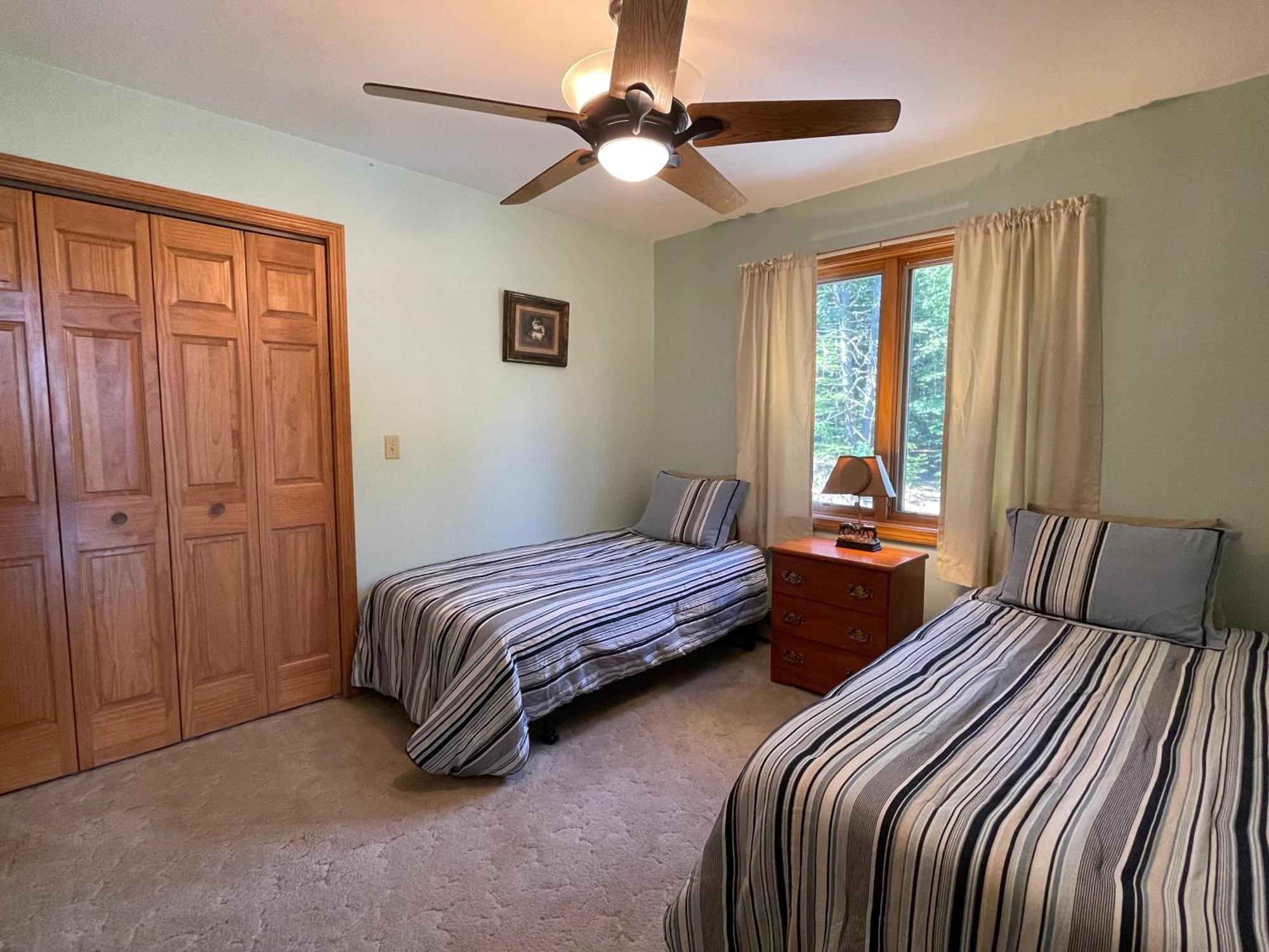 Hill View Motel&Cottages Lake George Buitenkant foto