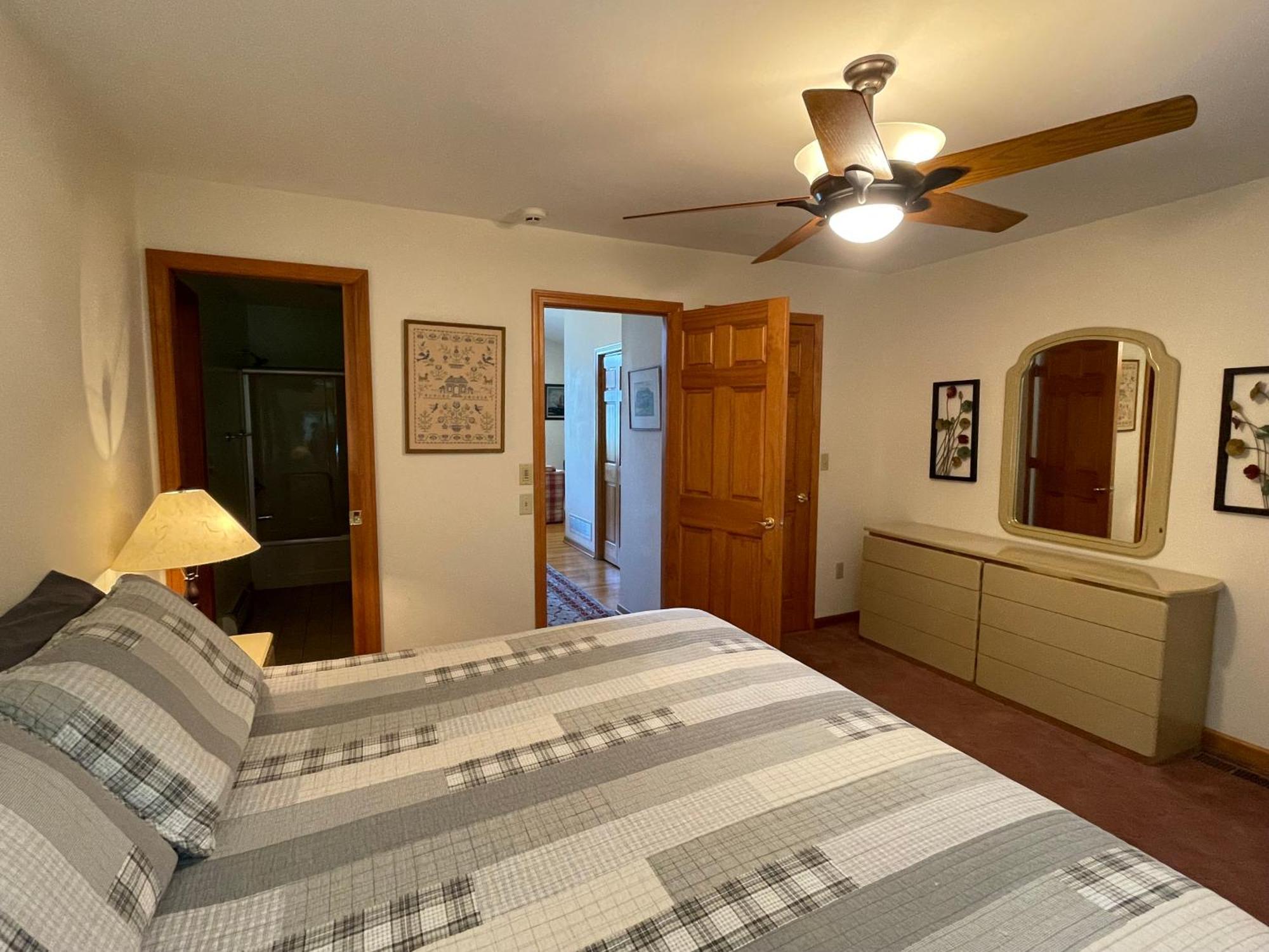 Hill View Motel&Cottages Lake George Buitenkant foto