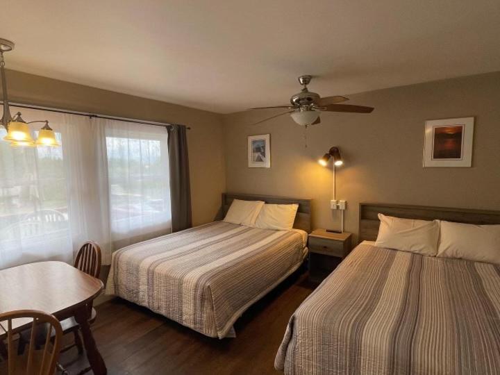 Hill View Motel&Cottages Lake George Buitenkant foto