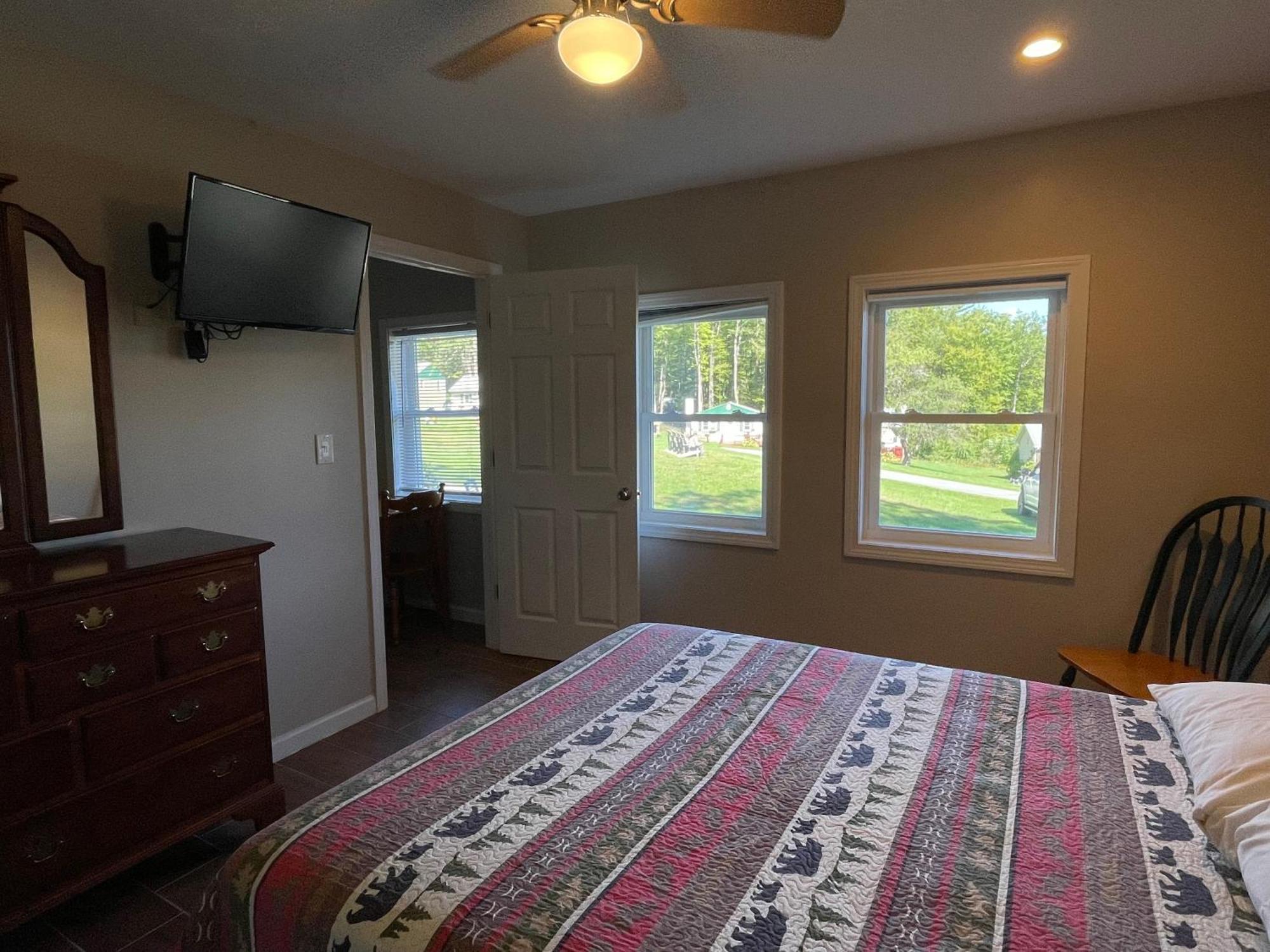 Hill View Motel&Cottages Lake George Buitenkant foto