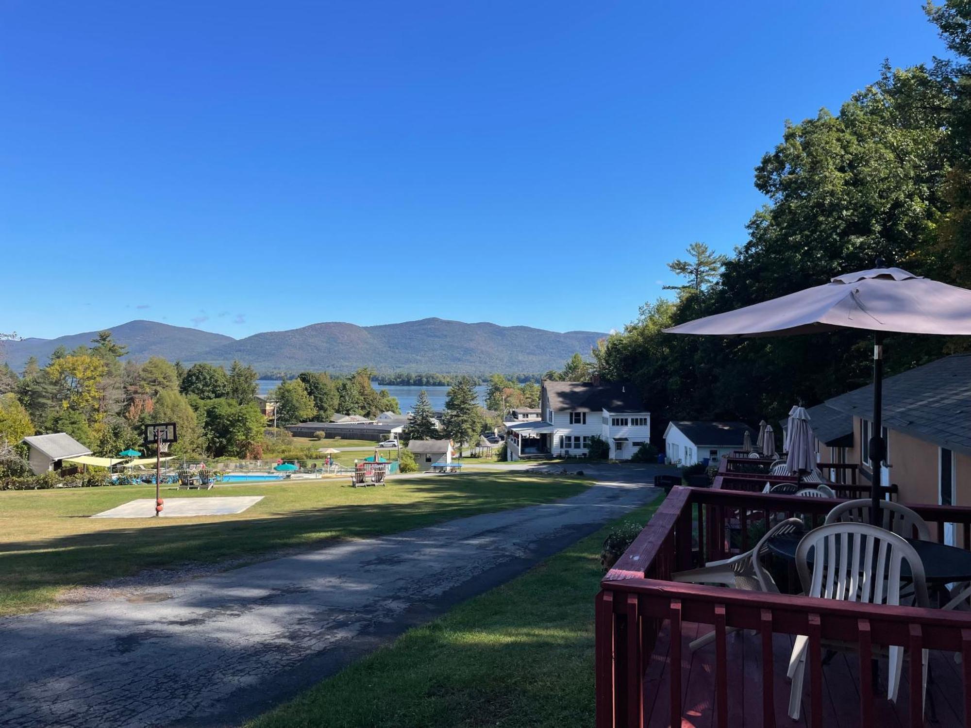 Hill View Motel&Cottages Lake George Buitenkant foto